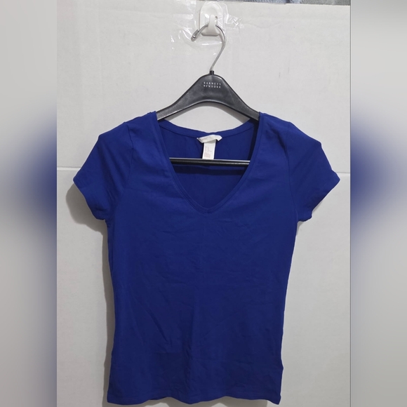 H&M Womens Basic T Shirt Top Crew Neck Tee Short Sleeves Logo Blue Size Medium - Picture 1 of 3
